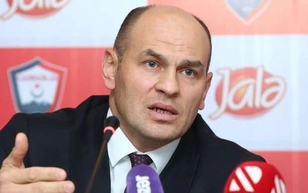 Fariz Nəcəfov: "Futbolçular da vəziyyəti başa düşməlidi" 