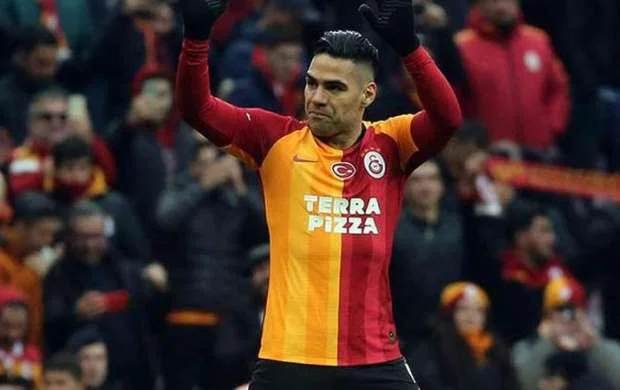 "Qalatasaray"dan Falkao açıqlaması: Komandadan gedir? 