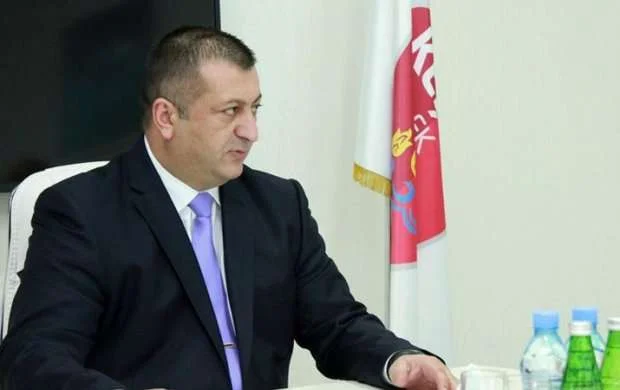 Zaur Axundov: "Maaşların azaldılması müzakirə olunacaq" 