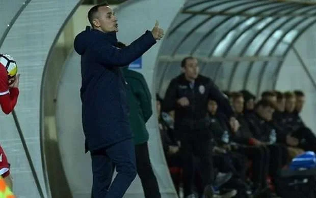 Millimizin baş məşqçisi: "Artıq əvvəlki kimi 3 dəfə öpüşmürük" 