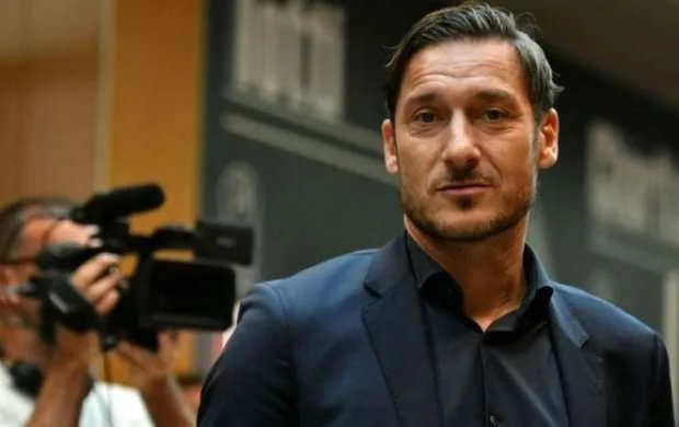 Françesko Totti: "Hərdən maşında oturub ağlayıram" 