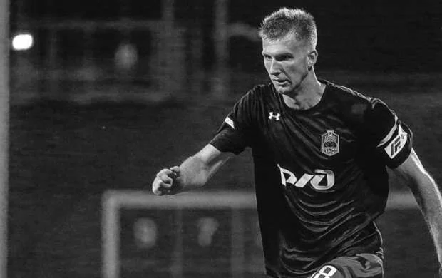 Moskva klubunun 22 yaşlı futbolçusu məşqdə öldü 