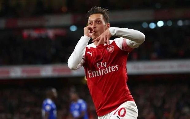 Mesut Özil "Arsenal" rəhbərliyinə "yox" dedi 