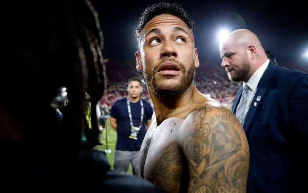 Neymar "Barselona"ya görə yüksək maaşından imtina etməyə hazırdı 