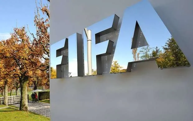 FIFA yaz-payız sisteminə keçir 