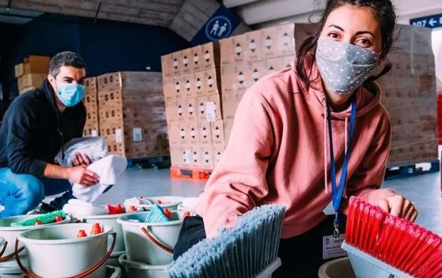 PSJ aclıqla mübarizə aparan təşkilata 100 min avro bağışladı - FOTOLAR 