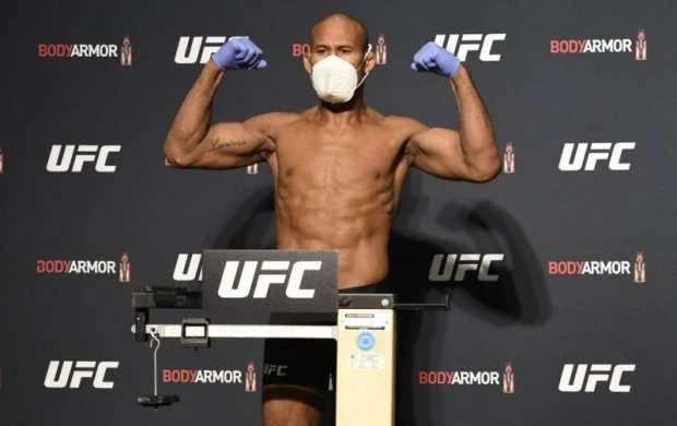UFC döyüşçüsü koronavirusa yoluxub 