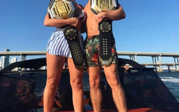 UFC çempionu bu qıza görə karyerasını bitirdi - FOTOLAR 