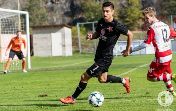 Millimizin futbolçusu oynadı, komandası... 