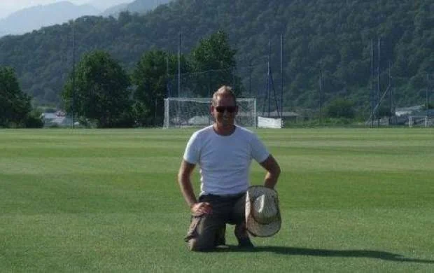 İngiltərəli mütəxəssis Azərbaycanı tərk edir: "Korona və neftin qiyməti..." 
