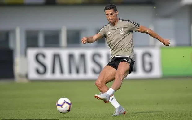 Ronaldu məşqlərə başladı 