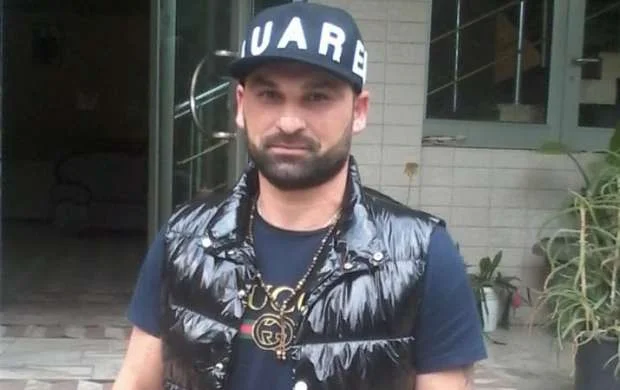 Mahmud Qurbanov AFFA-dan boşqab suveniri udub 