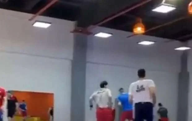 Millimiz karantin qaydalarını pozdu - VİDEO 