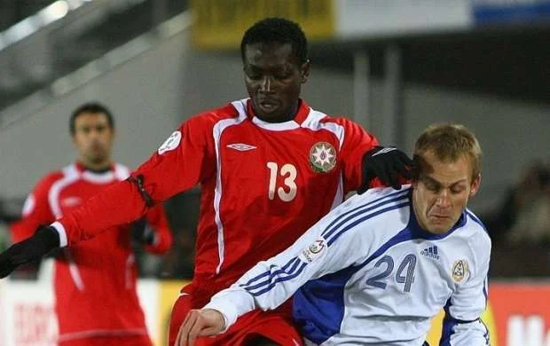 Nigeriyalı futbolçu pasportunu yeniləmək üçün Azərbaycana gəlir 