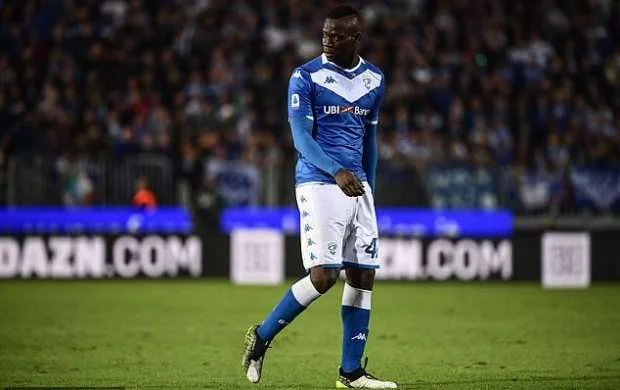 Balotelli əsas komandanın məşqlərində iştirak etmir 