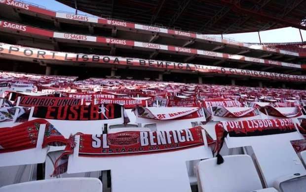 Klub avtobusuna hücum edilib: İki futbolçu xəsarət alıb 
