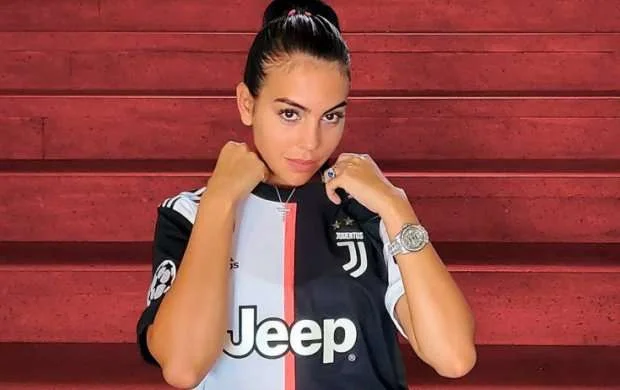 Ronaldunun sevgilisi şarmını belə göstərdi - FOTO 