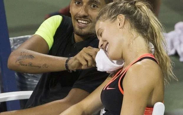 Məşhur tennisçi əkiz bacılarla sevgili olub - QALMAQAL 