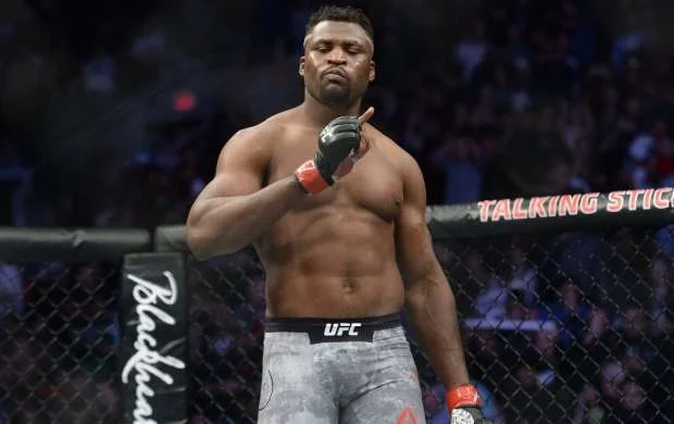 UFC çempionu həbsdə keçirdiyi günlərdi xatırladı: "Xəyallarım var idi..." 