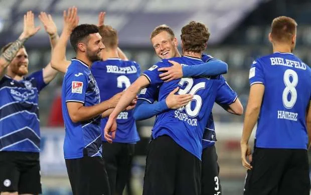 Bundesliqaya ilk vəsiqənin sahibi bəlli oldu  
