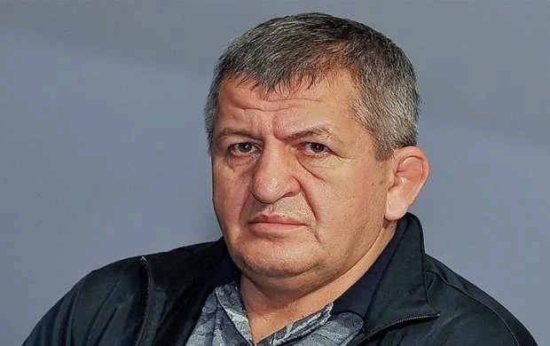 Отец Хабиба Нурмагомедова вылечился от COVID-19 