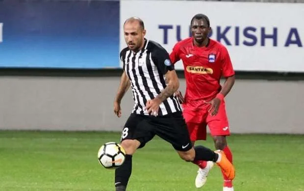 "Neftçi" futbolçusu ilə vidalaşdı - RƏSMİ 