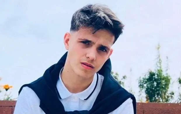 17 yaşlı futbolçu kanalda batdı 