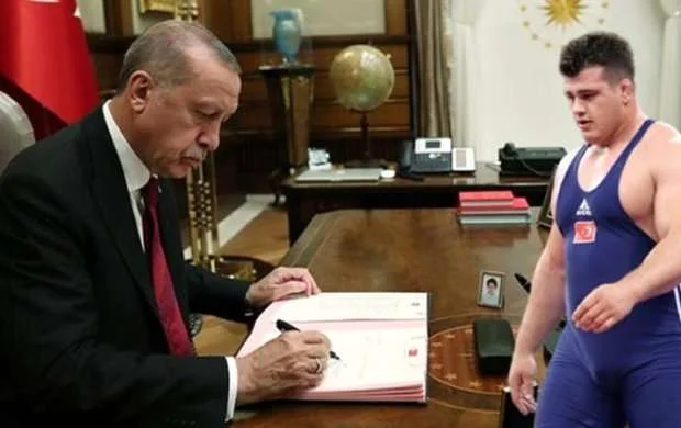 Ərdoğan Bakıda çempion olan idmançıya vəzifə verdi 