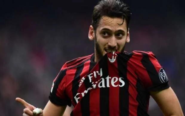 "Milan" Çalhanoğlunu saxlayacaq 