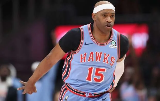 Məşhur basketbolçu karyerasını bitirdi 