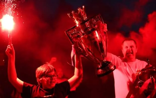 "Liverpul" azarkeşləri çempionluğu belə bayram etdilər - FOTOLAR 