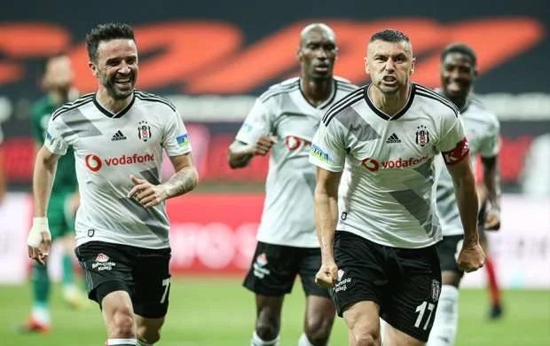"Beşiktaş"dan üç cavabsız qol - VİDEO 