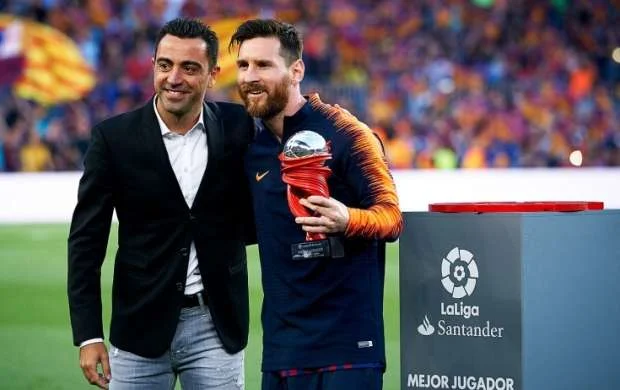 Xavi: "Barselona"ya dönməyə hazırlaşıram" 