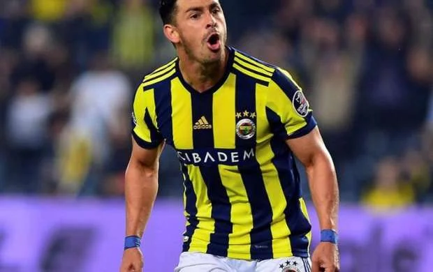 "Qalarasaray" "Fənərbağça"nın sabiq üzvünü gətirir - İDDİA 