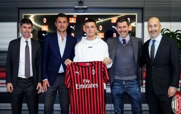 Milan belçikalını aldığı qiyməti açıqladı - RƏSMİ 