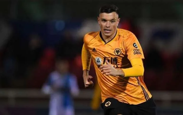İngiltərə klubu millimizin futbolçusunun transferində israrlıdı 