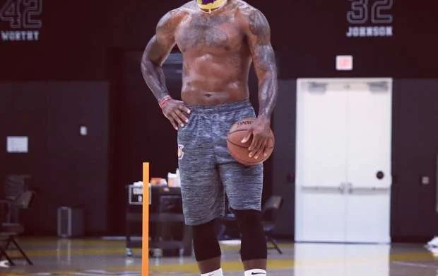 Lebron Ceyms belə məşq edir - FOTO 