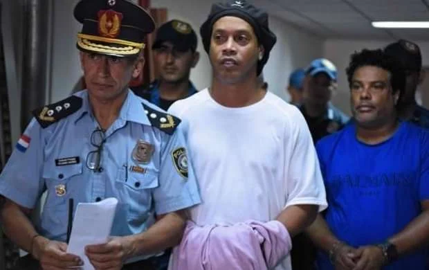Ronaldinyo ev dustaqlığından çıxdımı? - SON DURUM 