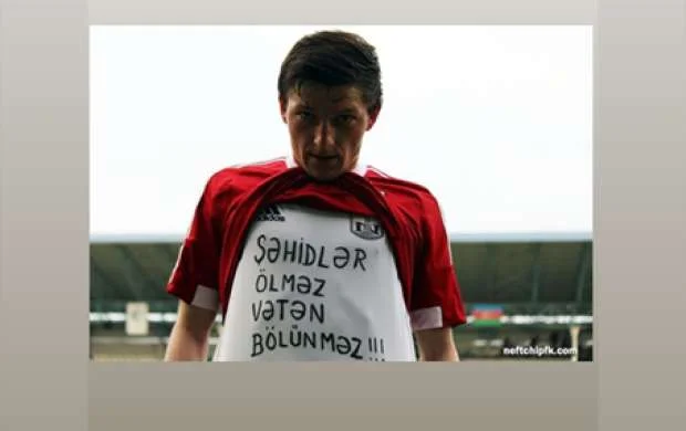 Milliləşdirilmiş futbolçumuzdan paylaşım: "Şəhidlər ölməz, vətən bölünməz" - FOTO 