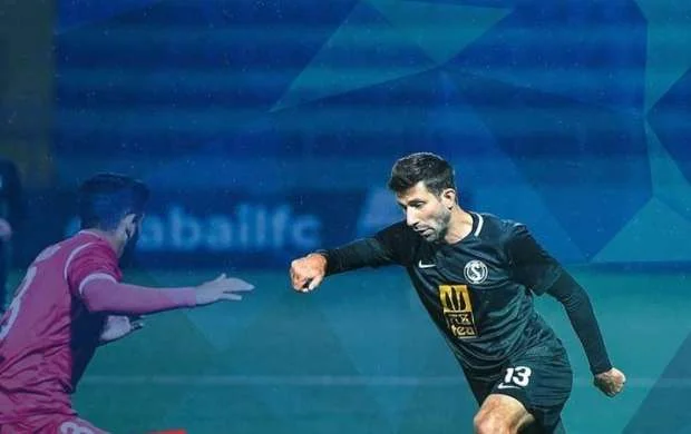 "Səbail" millimizin futbolçusu ilə vidalaşdı 