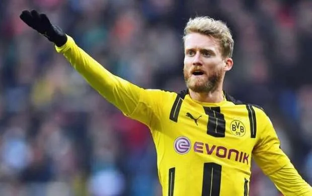 Dünya çempionundan gözlənilməz qərar: 29 yaşında futbolla vidalaşdı 