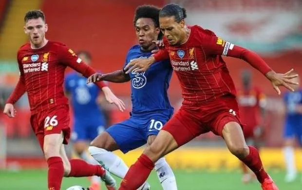İPL: "Liverpol" - "Çelsi" matçında qol yağışı 