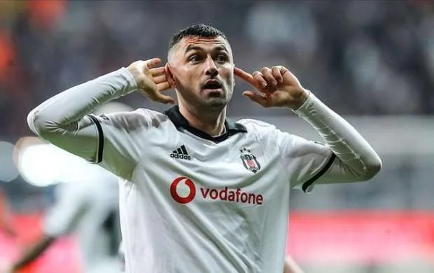 Burak Yılmaz "Beşiktaş"ı Fransa klubuna dəyişdi 