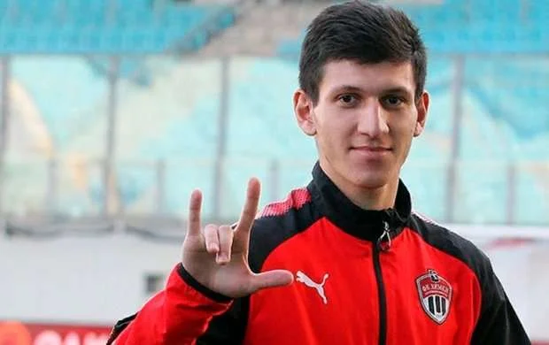 Kamran meydana çıxdı, komandası finalda yenildi 