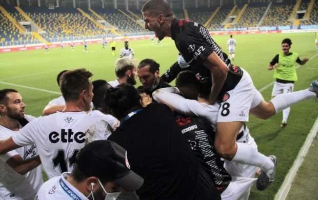 Türkiyə Superliqasına vəsiqə qazanan sonuncu klub müəyyənləşdi 