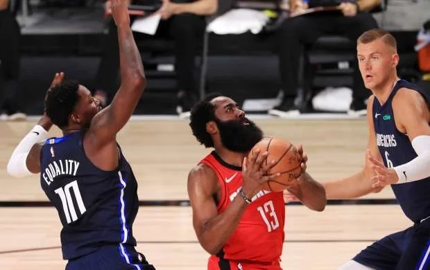 NBA: "Hyuston" "Dallas"ı məğlub etdi, "Miluoki" "Boston"a qalib gəldi 