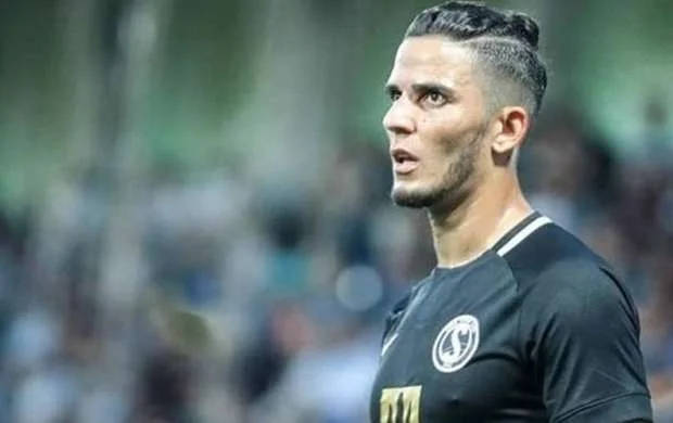 "Səbail" braziliyalı futbolçu ilə yolları ayırdı 