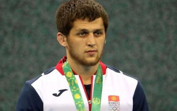 Bakıda çempion olan güləşçi öldürüldü 