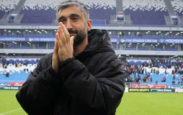 Səmədov karyerasını bərpa etdi 