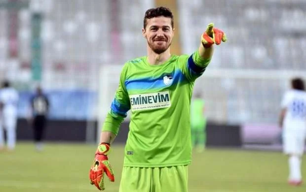"Qarabağ"ın sabiq qapıçısından transfer açıqlaması 